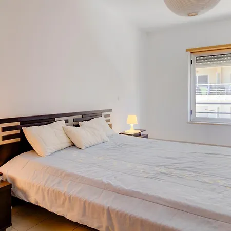 T1 Edu - Da Rocha Apartment